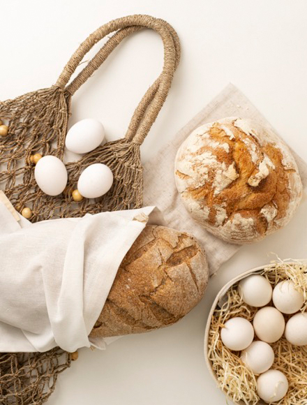 Pan rustico y huevos ecologicos